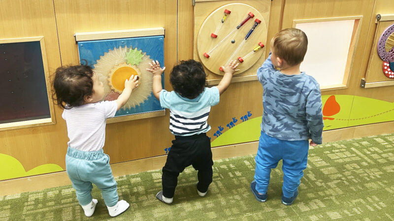 ボストンのチルドレンズ・ライブラリーにある乳幼児向け知育おもちゃ