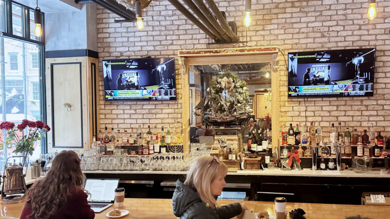 ボストンのカフェ「トレイズマン・コーヒー」のバーカウンター