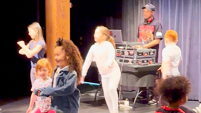 KidsStageで行われる子ども向けダンスイベント