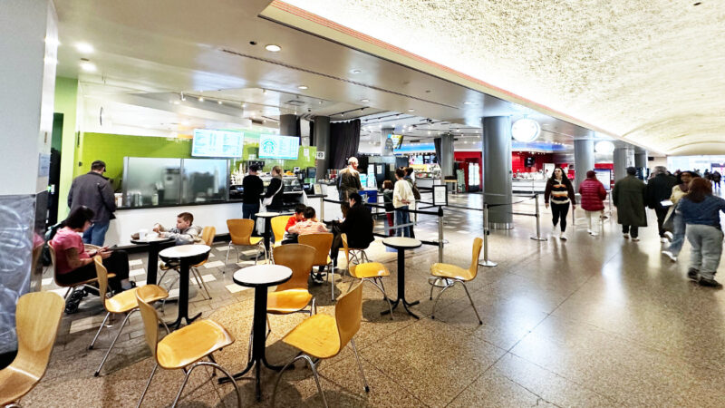 Riverview Caféのフードコート