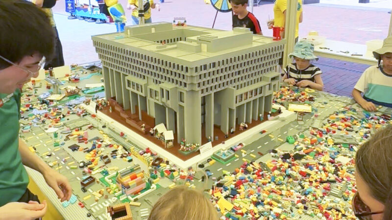 レゴブースに展示されていたボストン市庁舎の大型模型